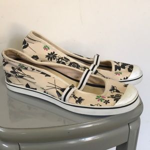 Roxy elastic strap slip on shoes